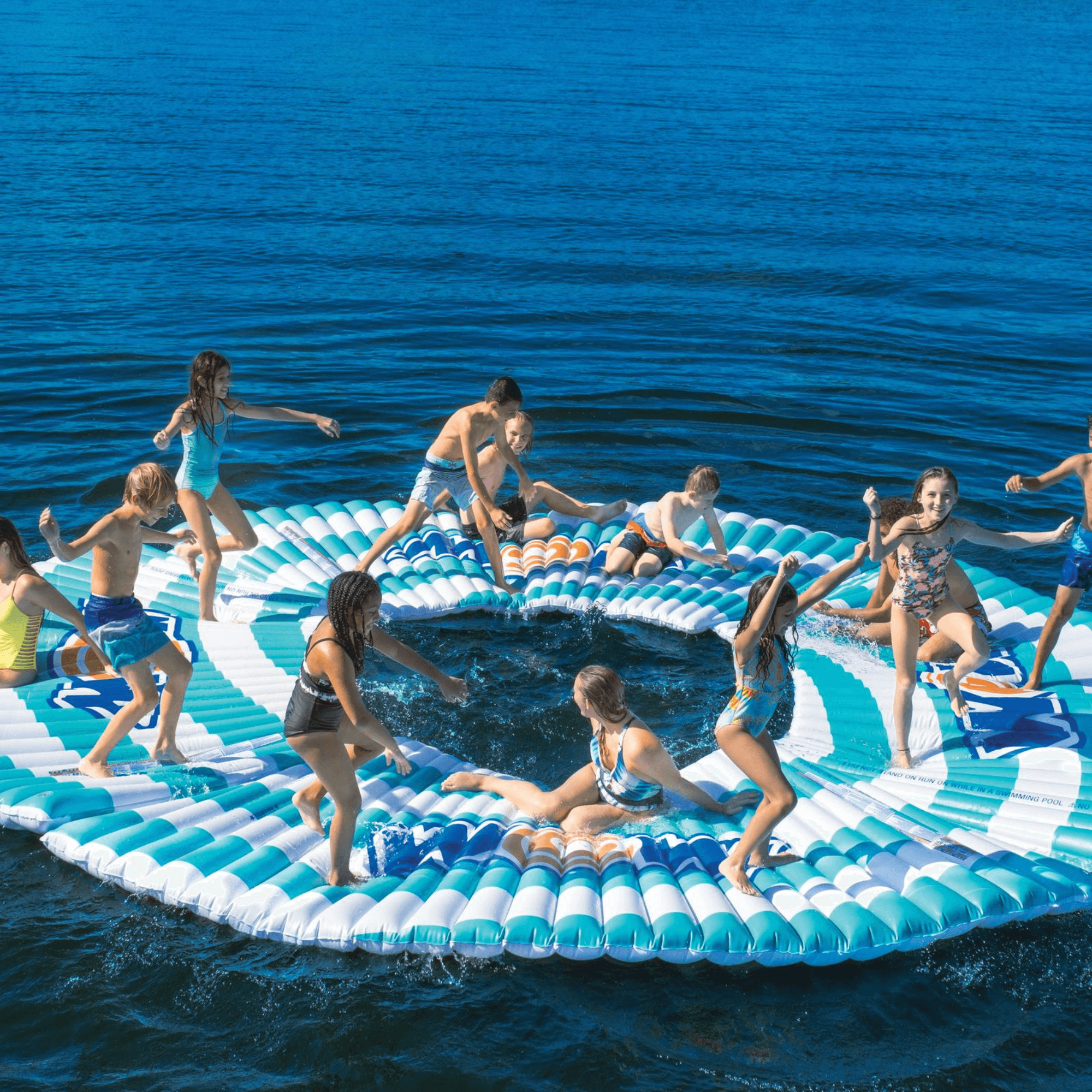 WOW Watersports Round Water Walkway & SUP Dock Island, Holds Up to 16 People