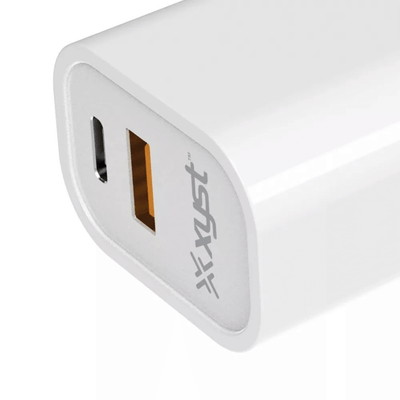 Xyst 3.4-Amp Dual USB Wall Charger with USB Port and USB Type-C Port