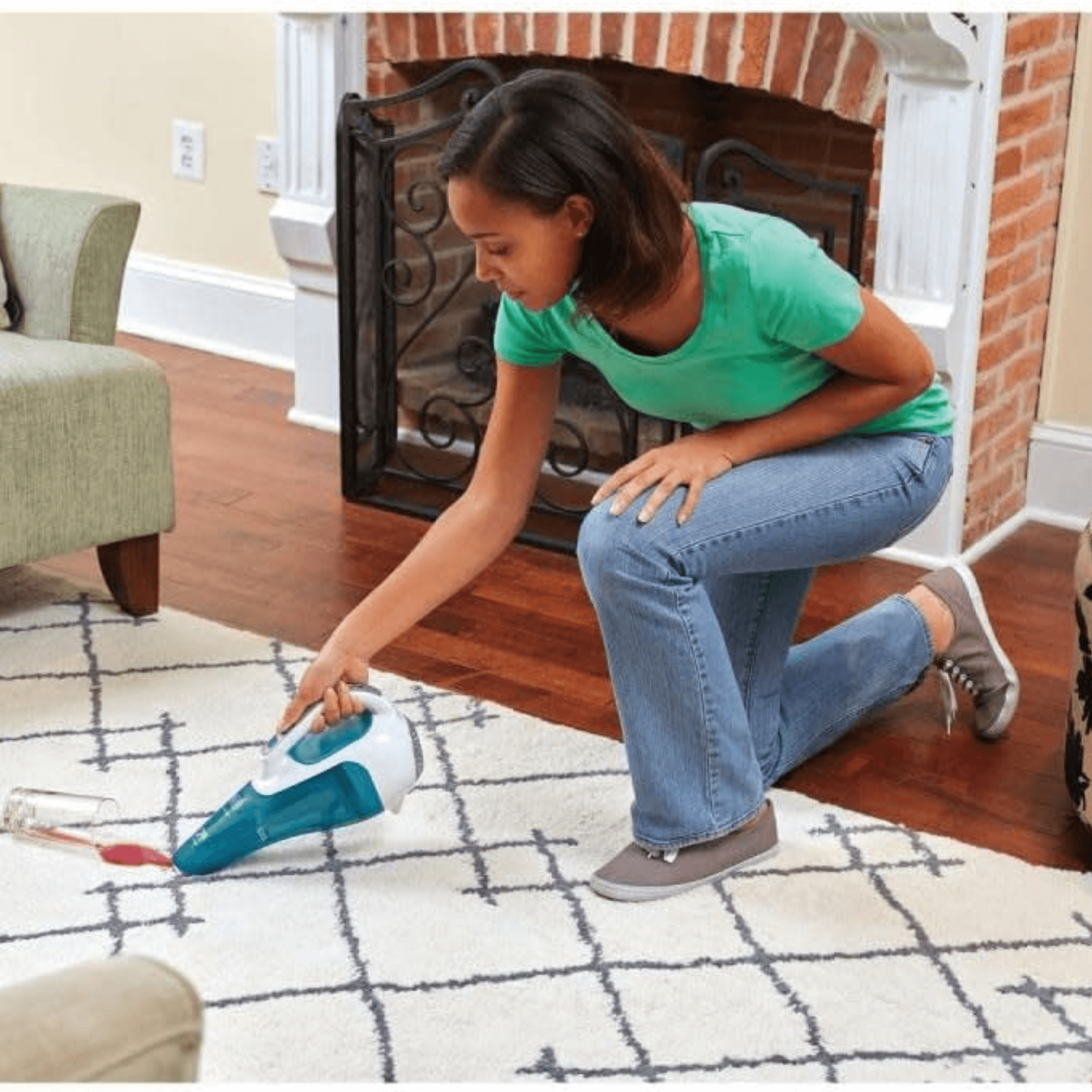 Black & Decker Dustbuster Lithium Wet Dry 2AH Cordless Hand Vacuum