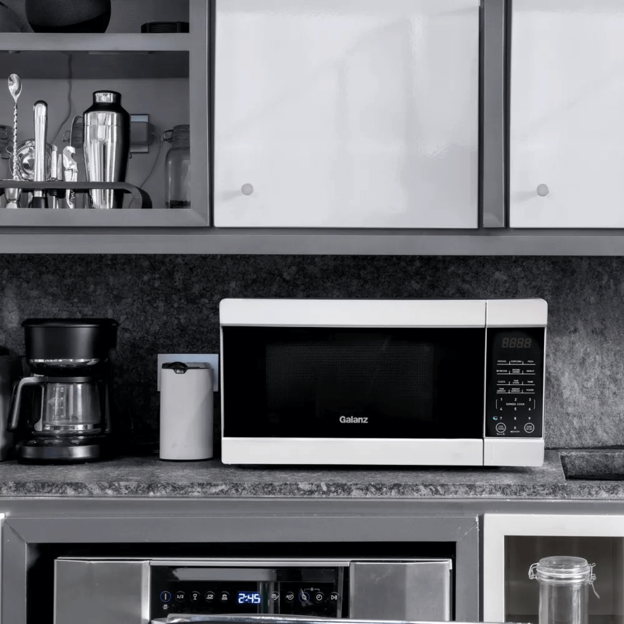 Galanz 1.1 cu ft 1000W Countertop Microwave Oven with One Touch Express Cooking